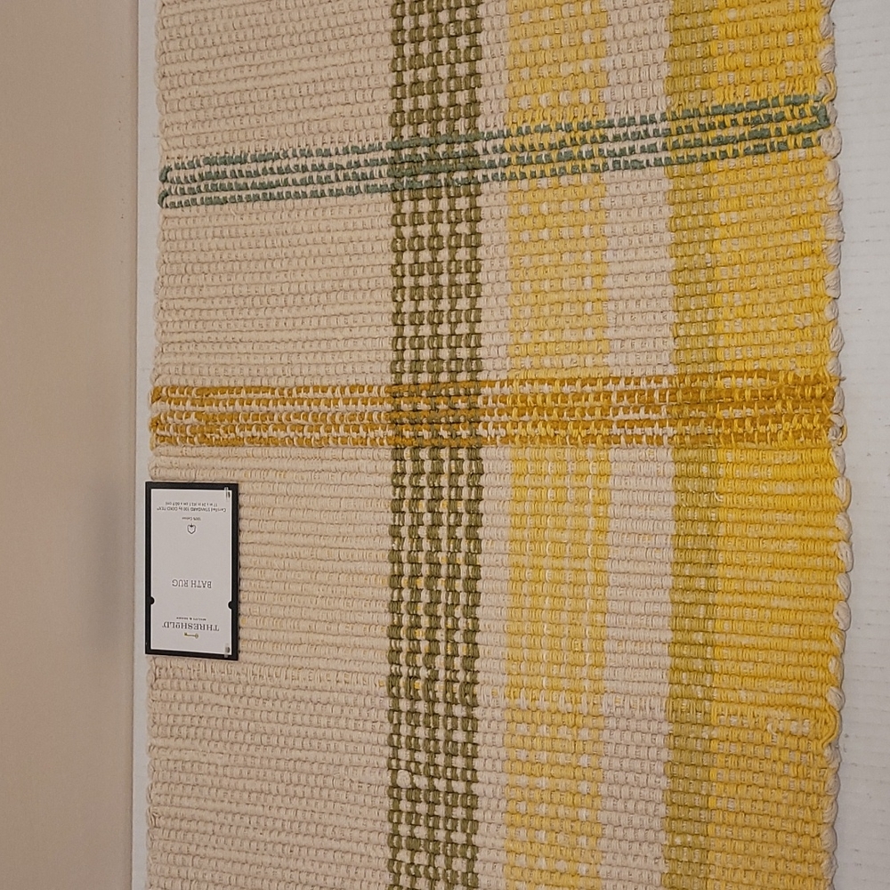 NWT Threshold Bath Rug - Picture 5 of 16